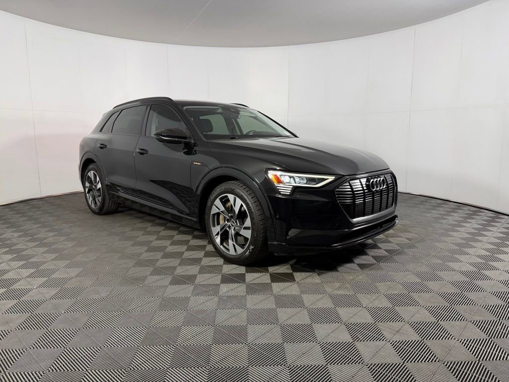 Used 2021 Audi e-tron Premium w/ Convenience Plus Package AWD/4WD image 2