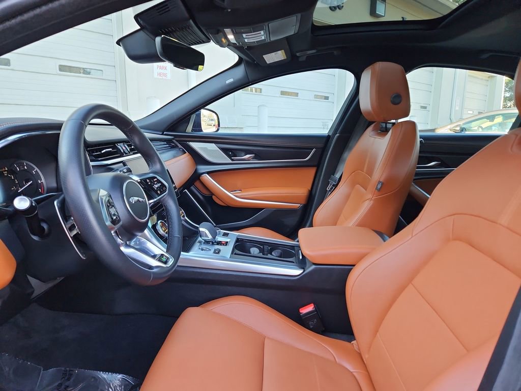 Used 2023 Jaguar XF R-Dynamic SE image 23