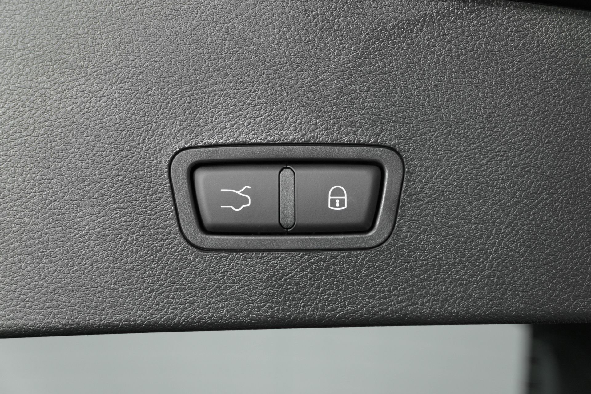 New 2025 Alfa Romeo Tonale w/ Premium Package image 53