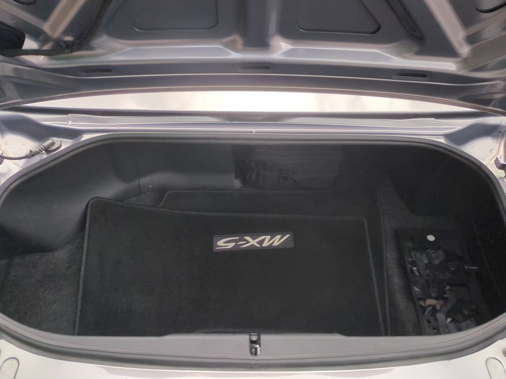 Used 2007 MAZDA MX-5 Miata Grand Touring w/ Premium Pkg RWD image 21