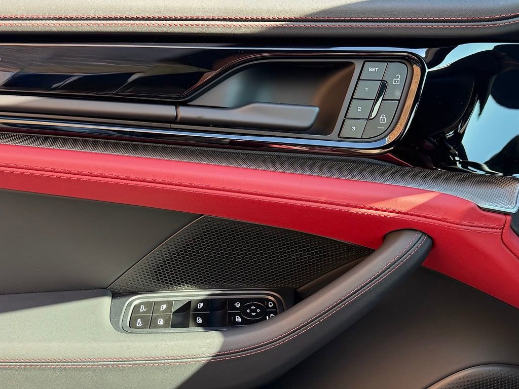 New 2026 Porsche Panamera 4 image 16