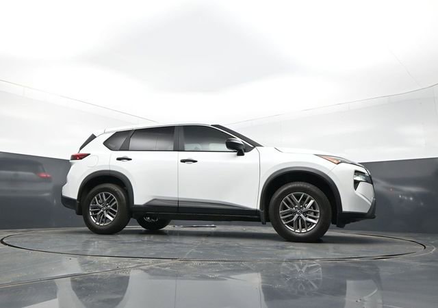 Certified 2025 Nissan Rogue S FWD image 28