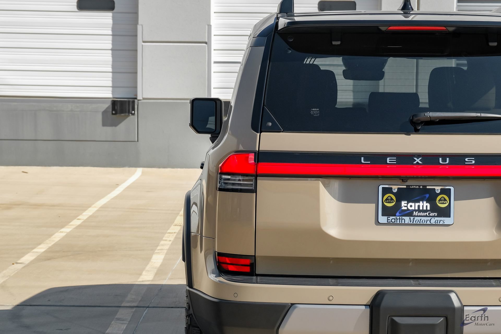 Used 2025 Lexus GX 550 w/ Accessory Package (CT) image 15