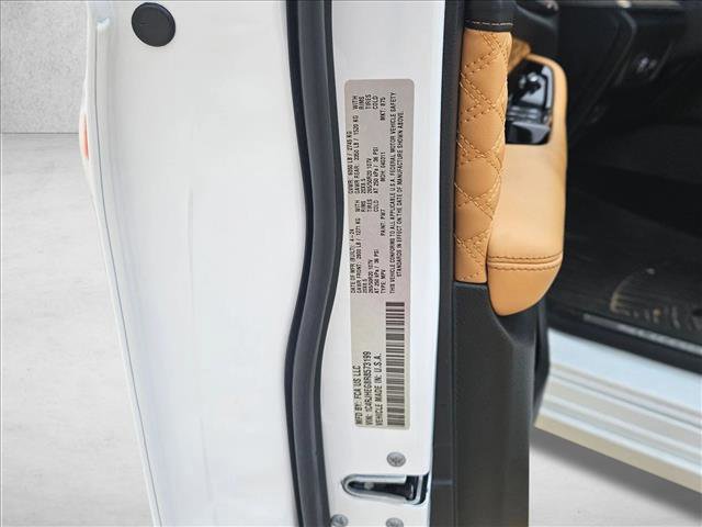 Used 2024 Jeep Grand Cherokee Summit image 25