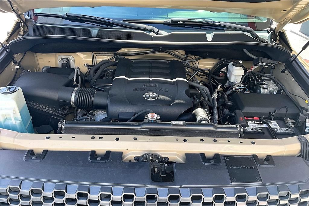 Certified 2019 Toyota Tundra SR5 w/ SR5 Upgrade Package AWD/4WD image 33