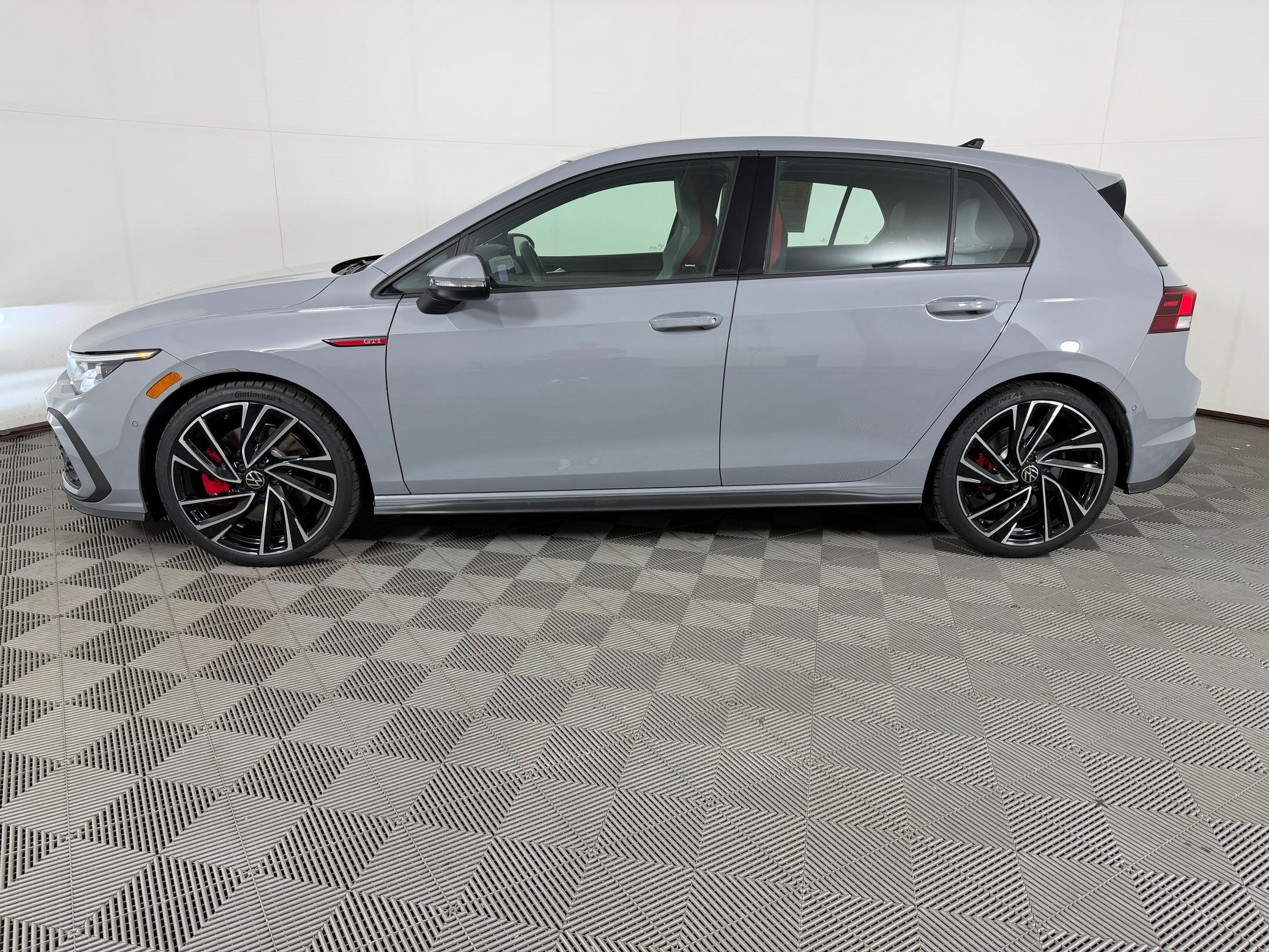 Used 2024 Volkswagen GTI Autobahn FWD image 2