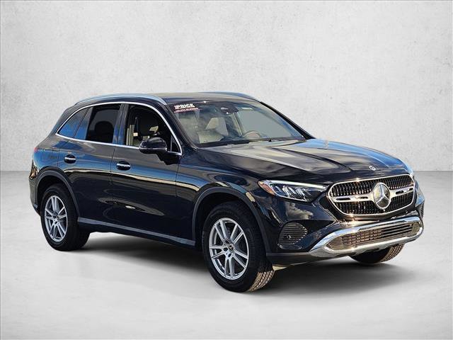 Used 2025 Mercedes-Benz GLC 300 image 3