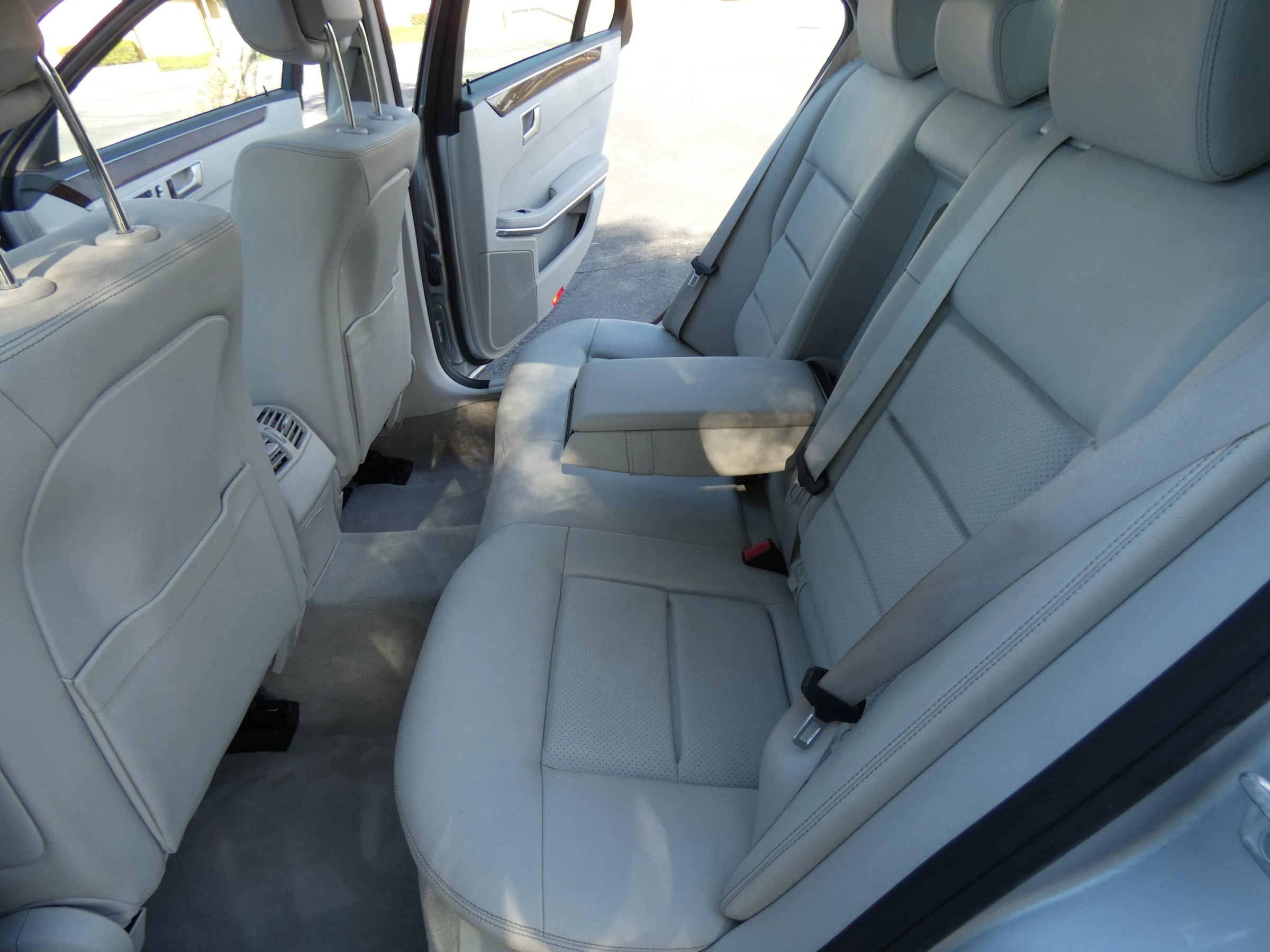 Used 2016 Mercedes-Benz E 350 Sedan w/ Premium Package image 40