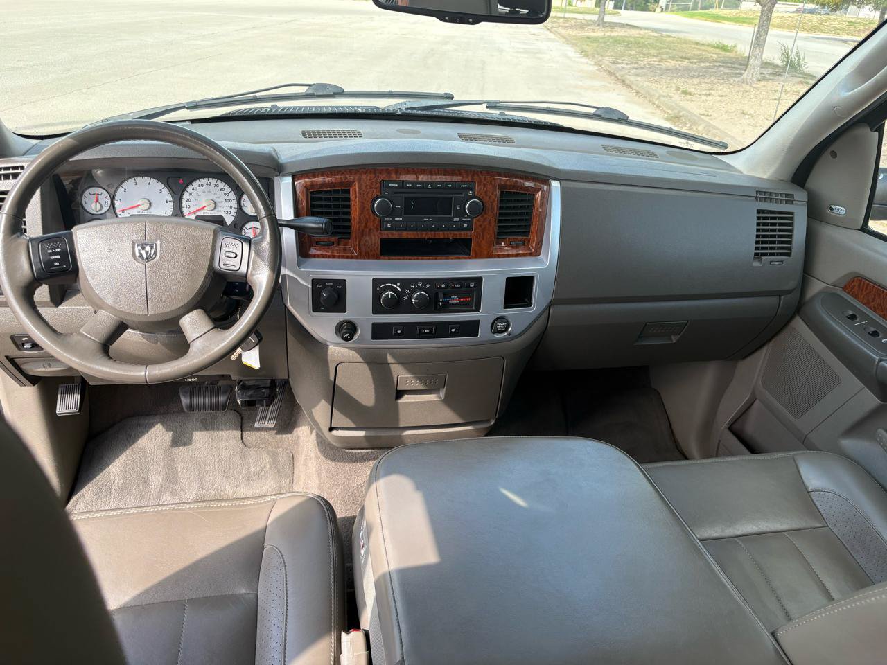 Used 2006 Dodge Ram 2500 Truck Laramie AWD/4WD image 42