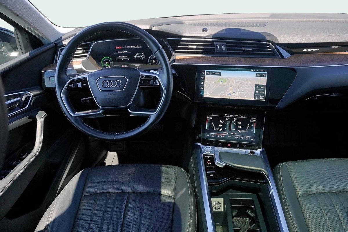 Used 2020 Audi e-tron Premium Plus image 19