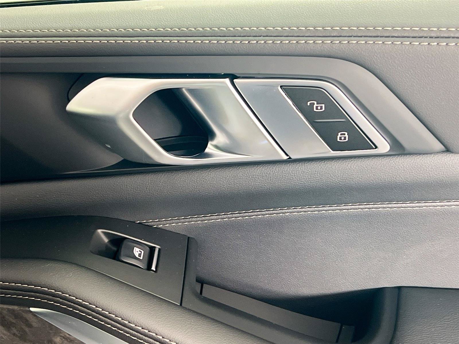 New 2026 BMW X5 xDrive50e AWD/4WD image 31