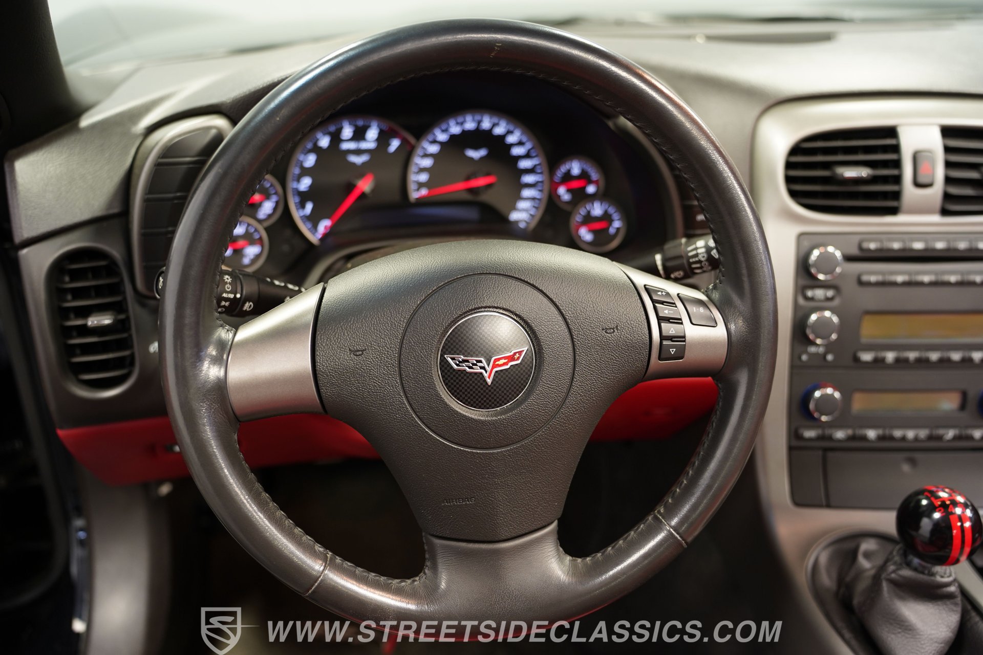 Used 2007 Chevrolet Corvette Coupe w/ Performance Package RWD image 40