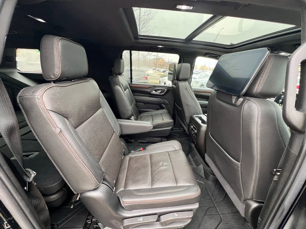 Used 2021 Chevrolet Suburban High Country w/ Premium Package 2 image 30