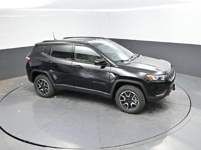 New 2026 Jeep Compass Trailhawk AWD/4WD image 32