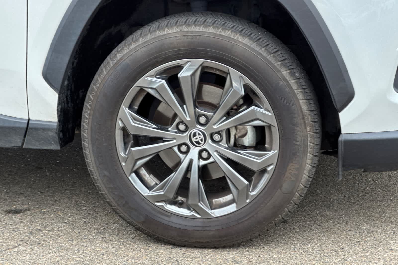 Used 2023 Toyota RAV4 Limited AWD/4WD image 18