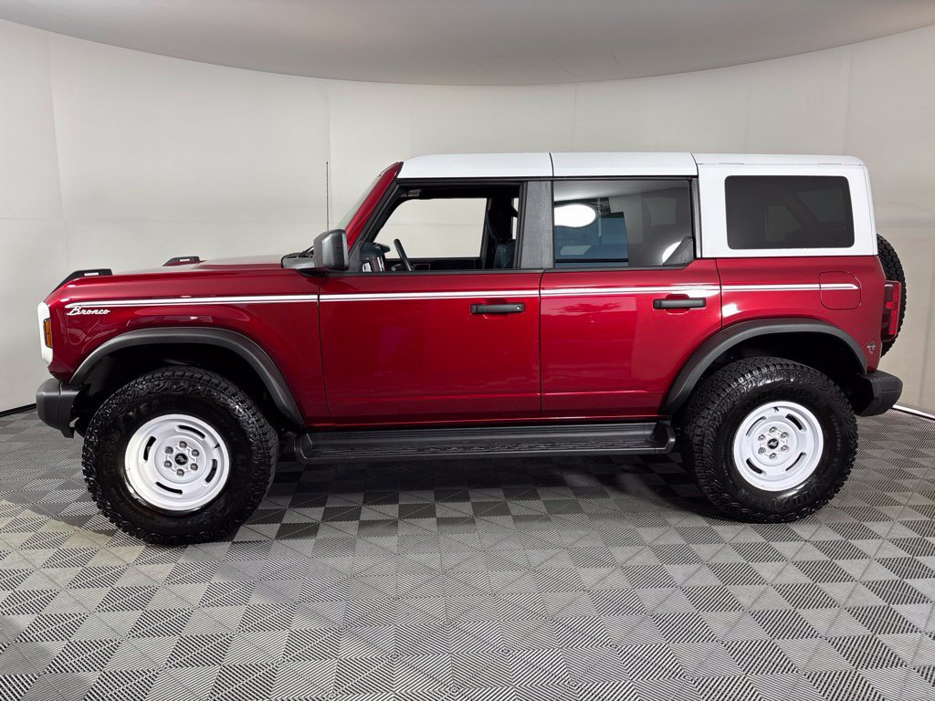 Used 2025 Ford Bronco Heritage Edition AWD/4WD image 15