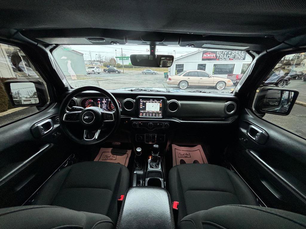 Used 2018 Jeep Wrangler Unlimited Sahara w/ Uconnect 4C Nav & Sound Group AWD/4WD image 19
