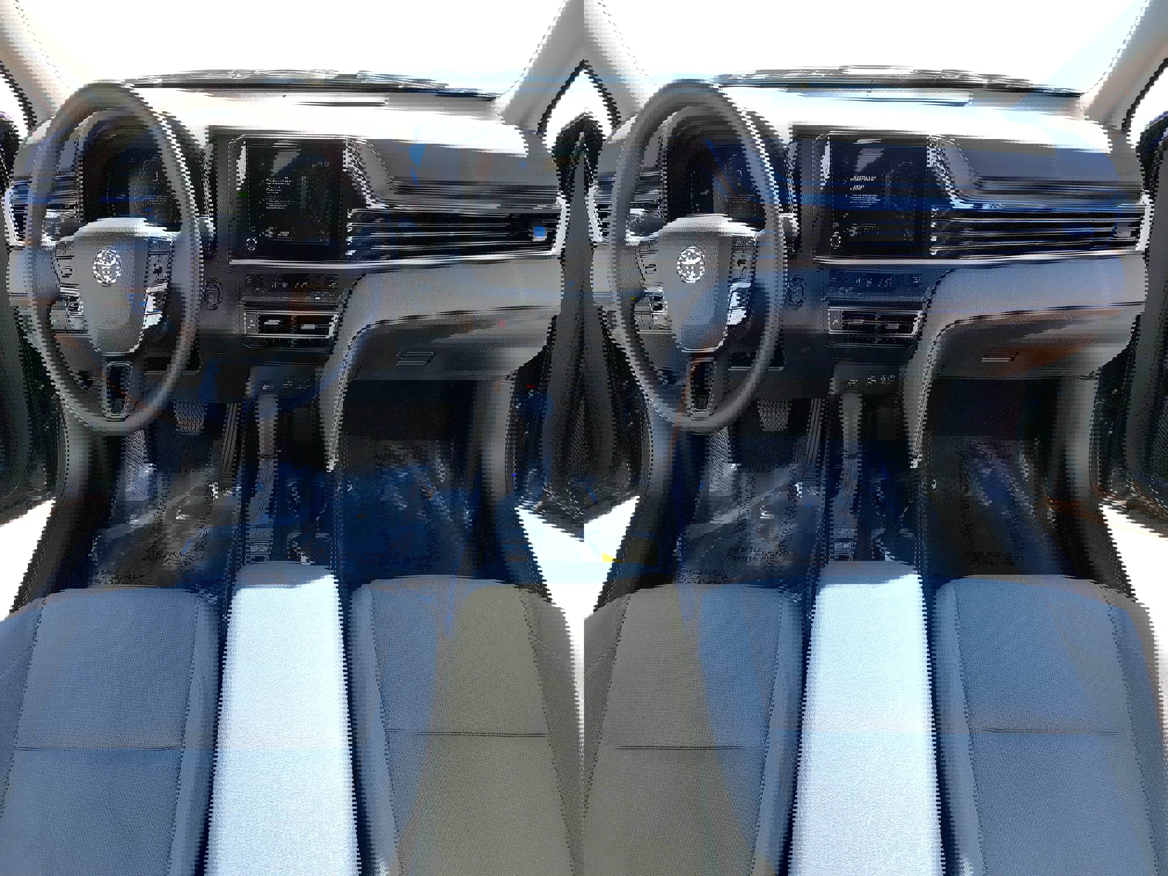 Used 2025 Toyota Camry LE image 9