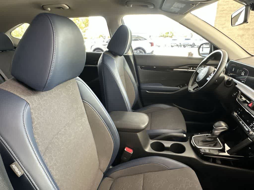 Certified 2025 Kia Seltos S FWD image 27