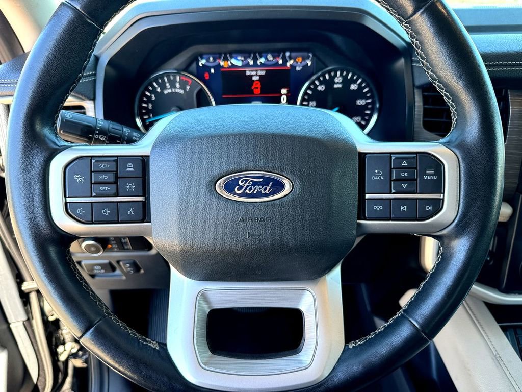 Used 2023 Ford Expedition Limited image 14