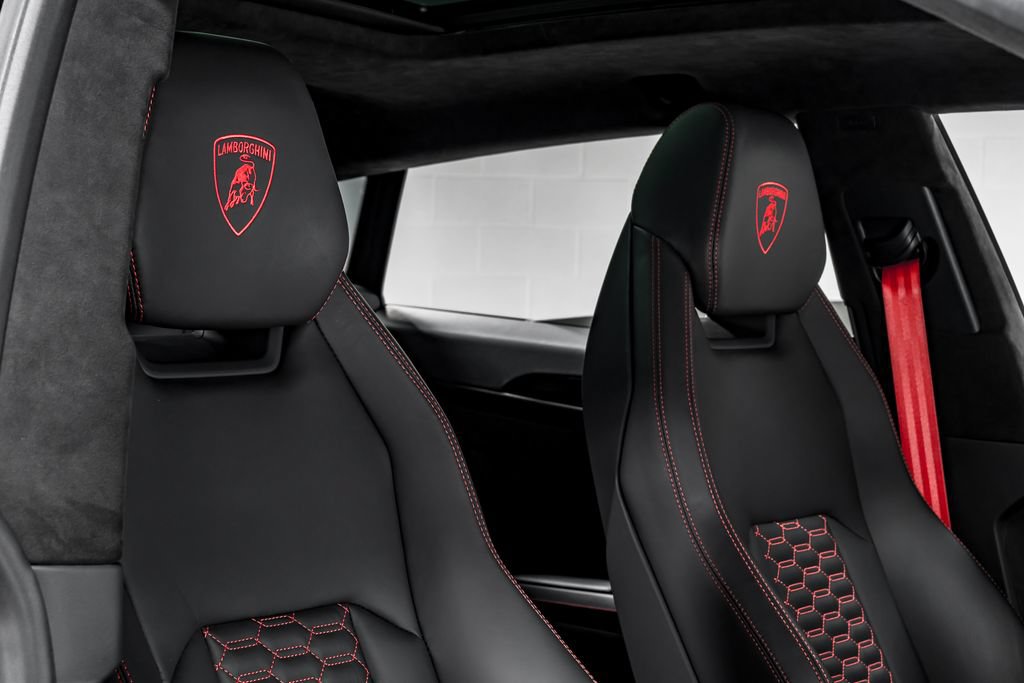 Used 2024 Lamborghini Urus S AWD/4WD image 39