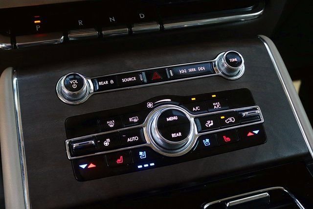 Used 2022 Lincoln Aviator Reserve w/ Equipment Group 201A image 23