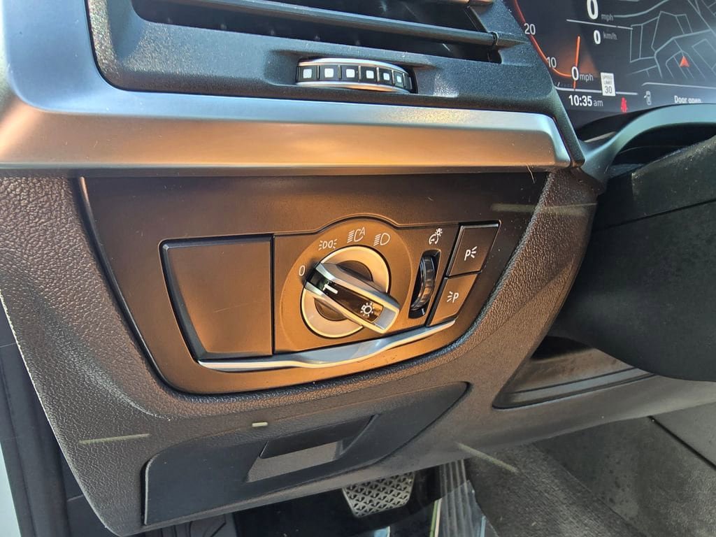 Used 2023 BMW X3 xDrive30i w/ Convenience Package w/ZPA AWD/4WD image 19