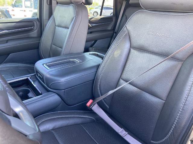 Used 2021 GMC Yukon Denali w/ Denali Premium Package image 15