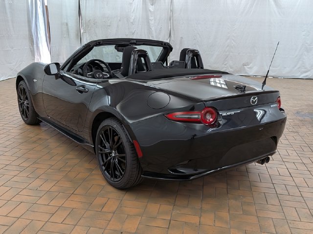 New 2026 MAZDA MX-5 Miata Club w/ Appearance Package RWD image 5