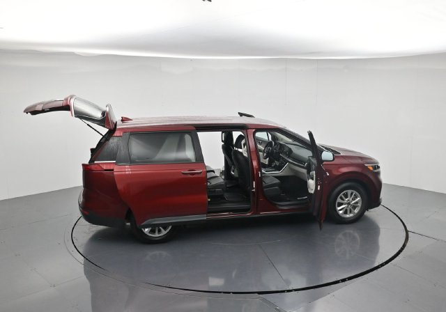 Used 2024 Kia Carnival LX FWD image 45