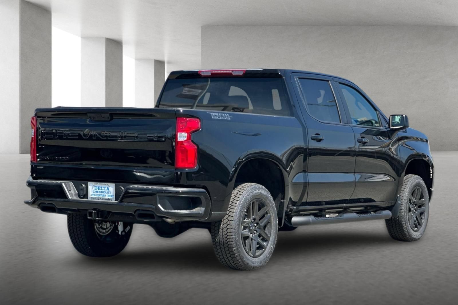 New 2026 Chevrolet Silverado 1500 LT Trail Boss w/ Dark Appearance Package AWD/4WD image 4