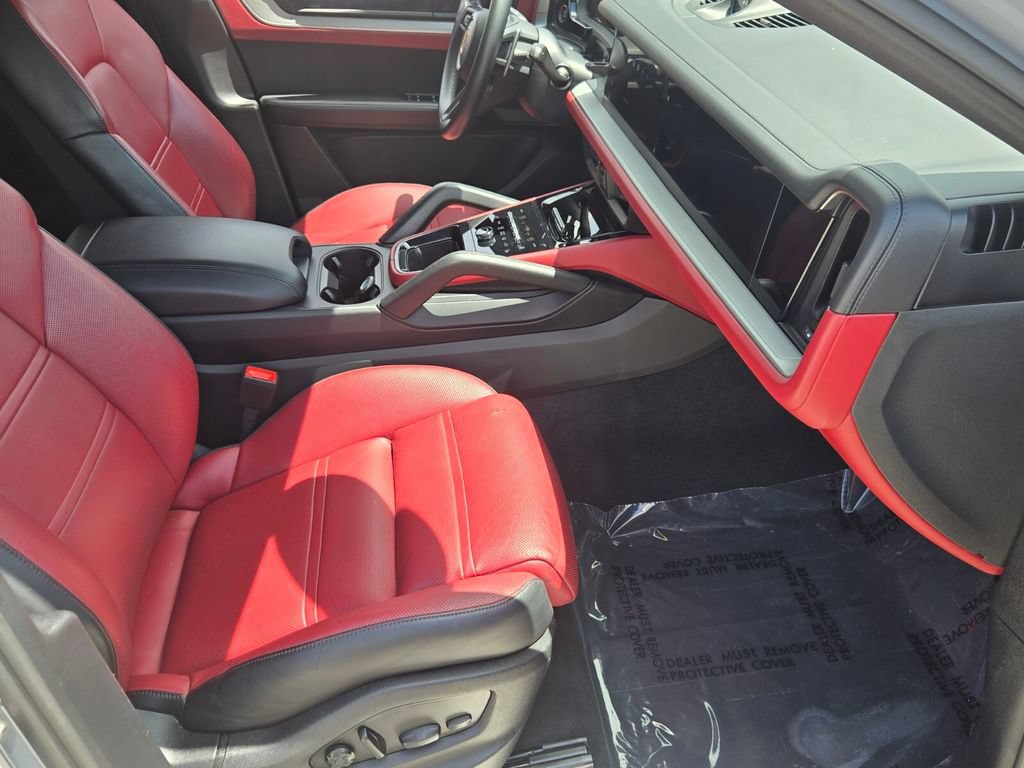 Used 2024 Porsche Cayenne Coupe AWD/4WD image 20