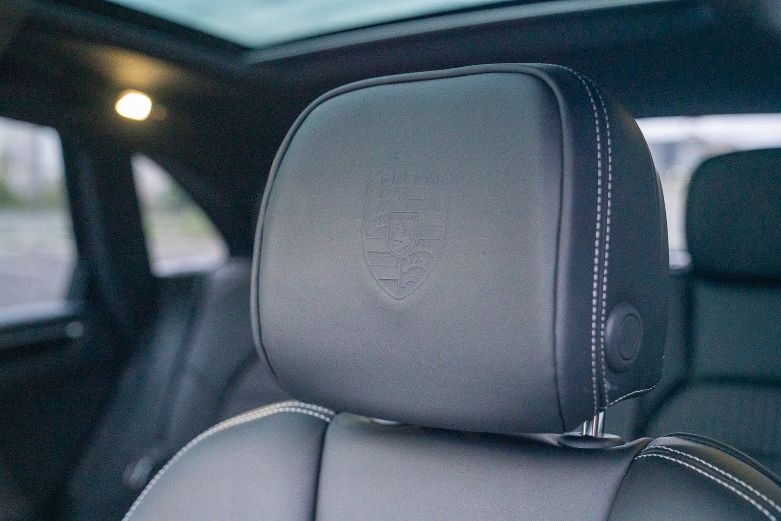Certified 2026 Porsche Macan Turbo AWD/4WD image 12