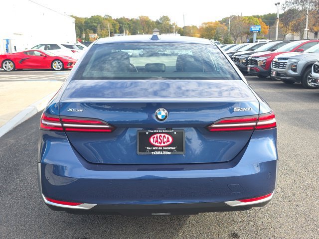 Used 2024 BMW 530i xDrive w/ Convenience Package AWD/4WD image 3