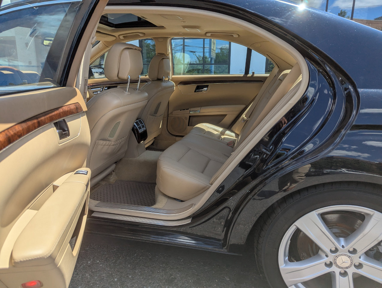 Used 2010 Mercedes-Benz S 550 4MATIC image 41