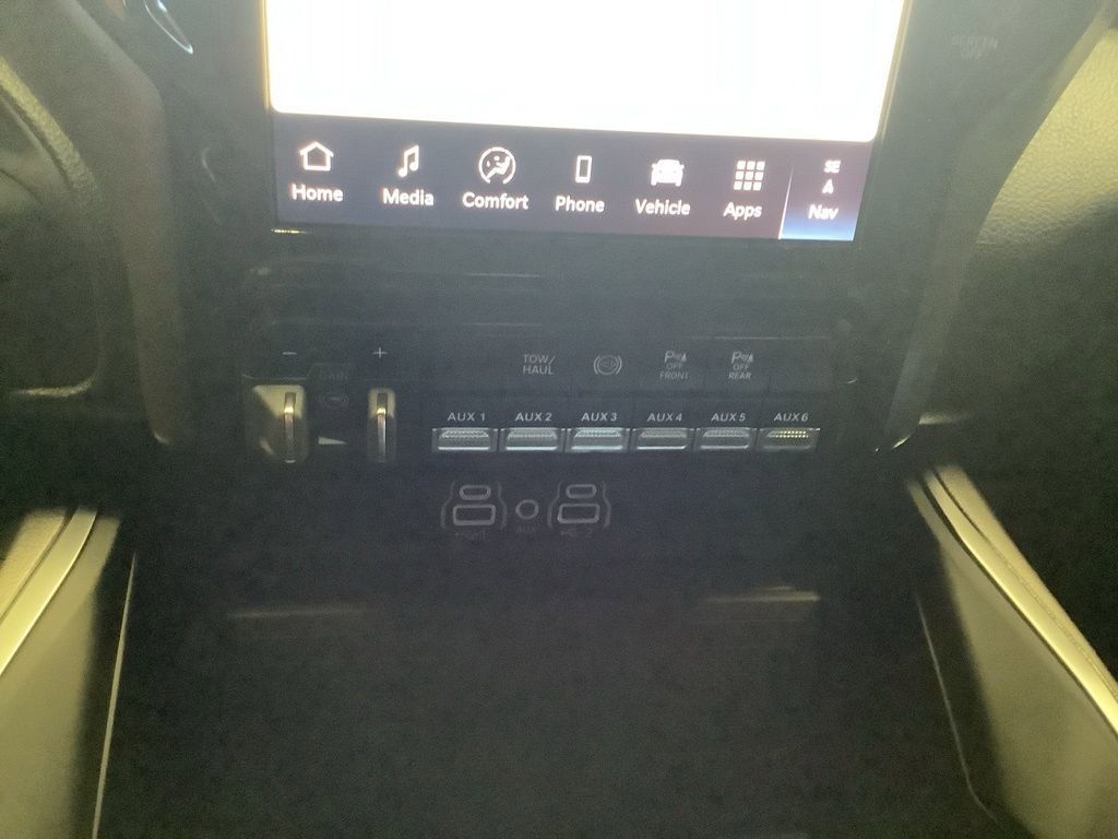 New 2026 RAM 2500 Big Horn AWD/4WD image 25