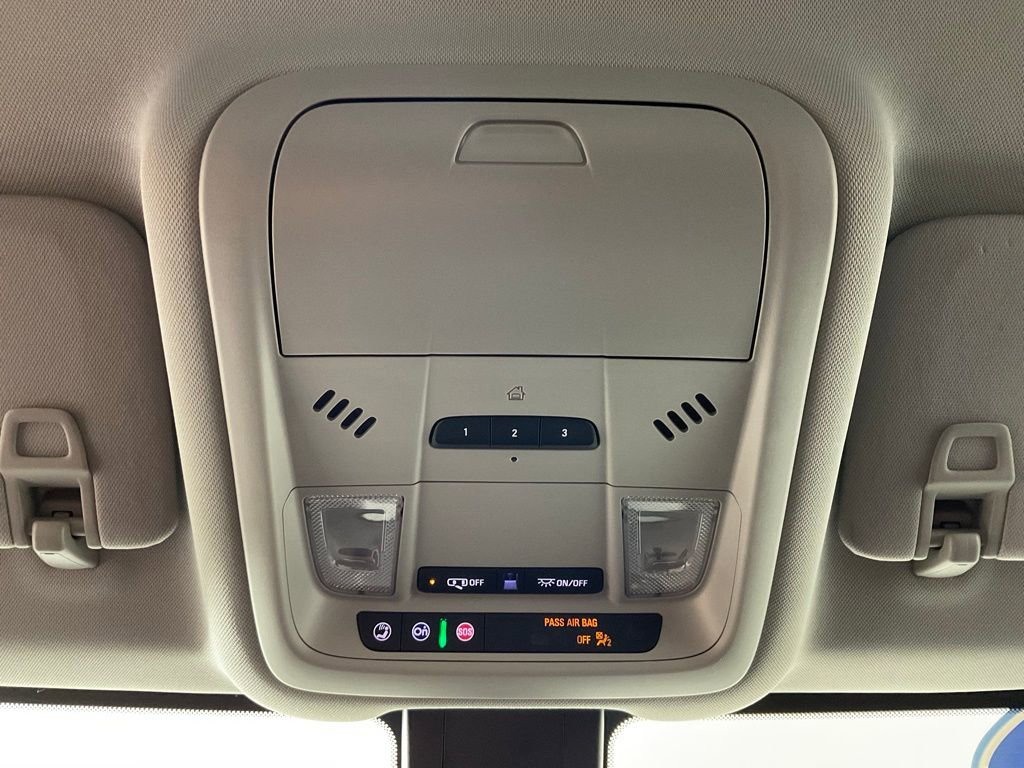 Used 2023 GMC Terrain SLT w/ Tech Package FWD image 21