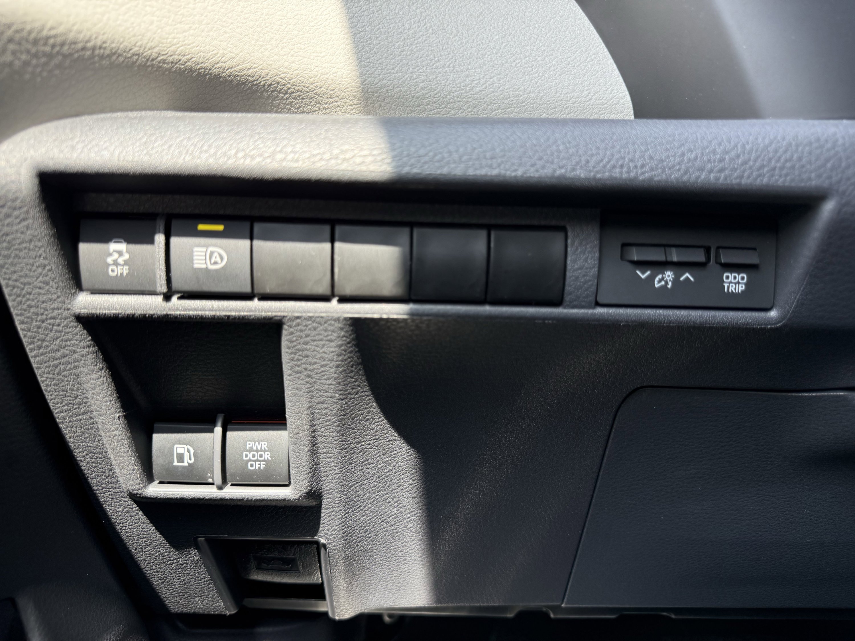 Used 2024 Toyota Sienna LE image 73