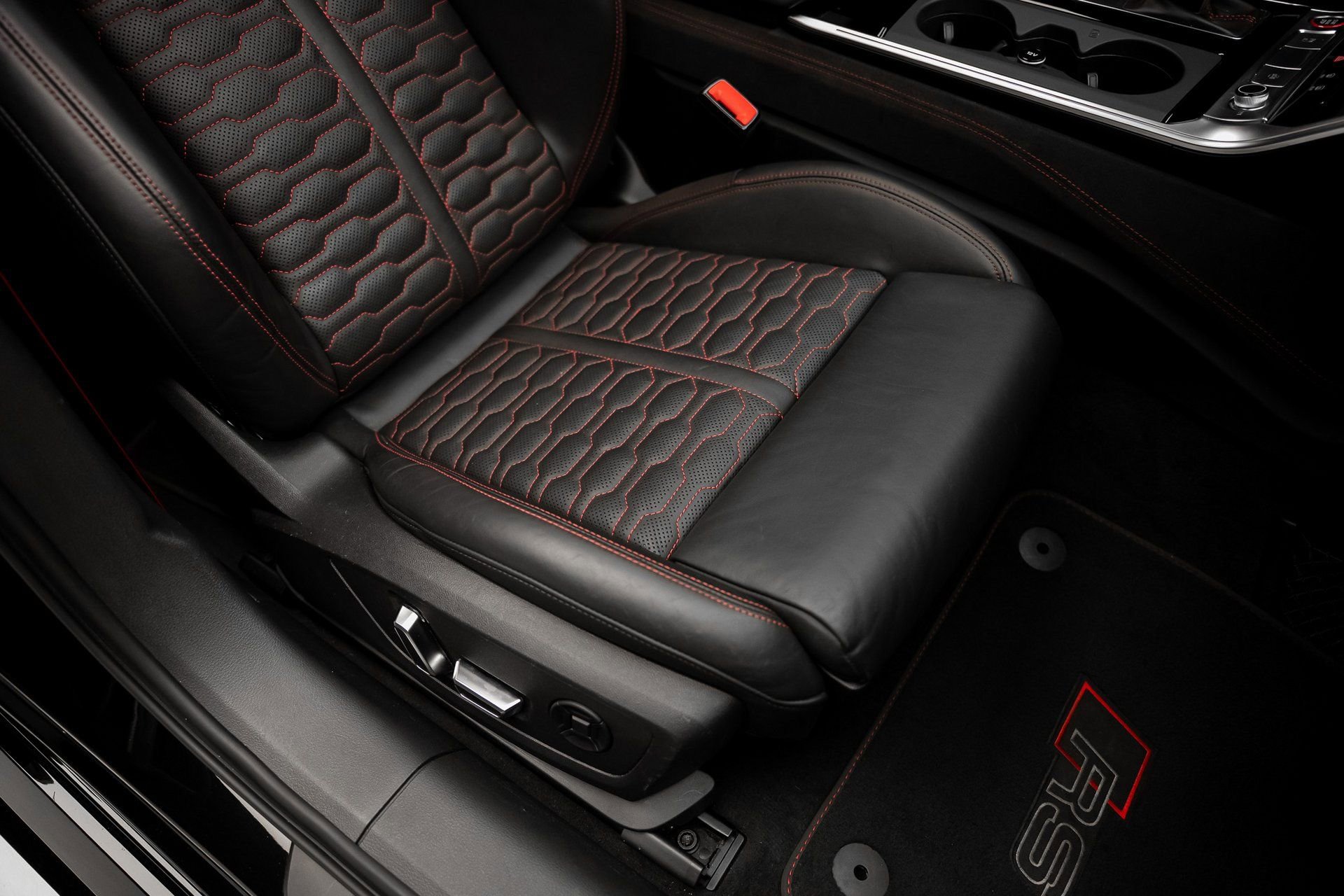 Used 2022 Audi RS 6 AWD/4WD image 61