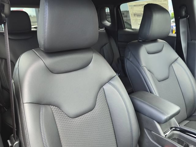 New 2026 Jeep Compass Latitude AWD/4WD image 39