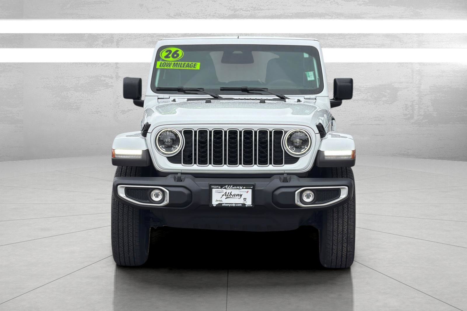 Used 2026 Jeep Wrangler Unlimited Sahara AWD/4WD image 3
