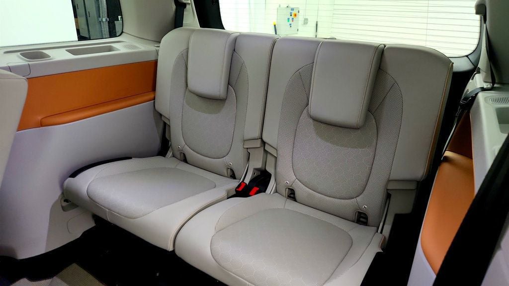 Used 2025 Volkswagen ID. Buzz 1st Edition RWD image 26