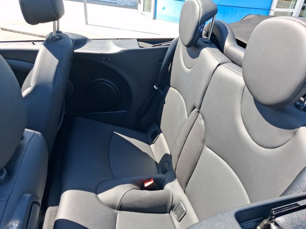 Used 2014 MINI Cooper Base image 23