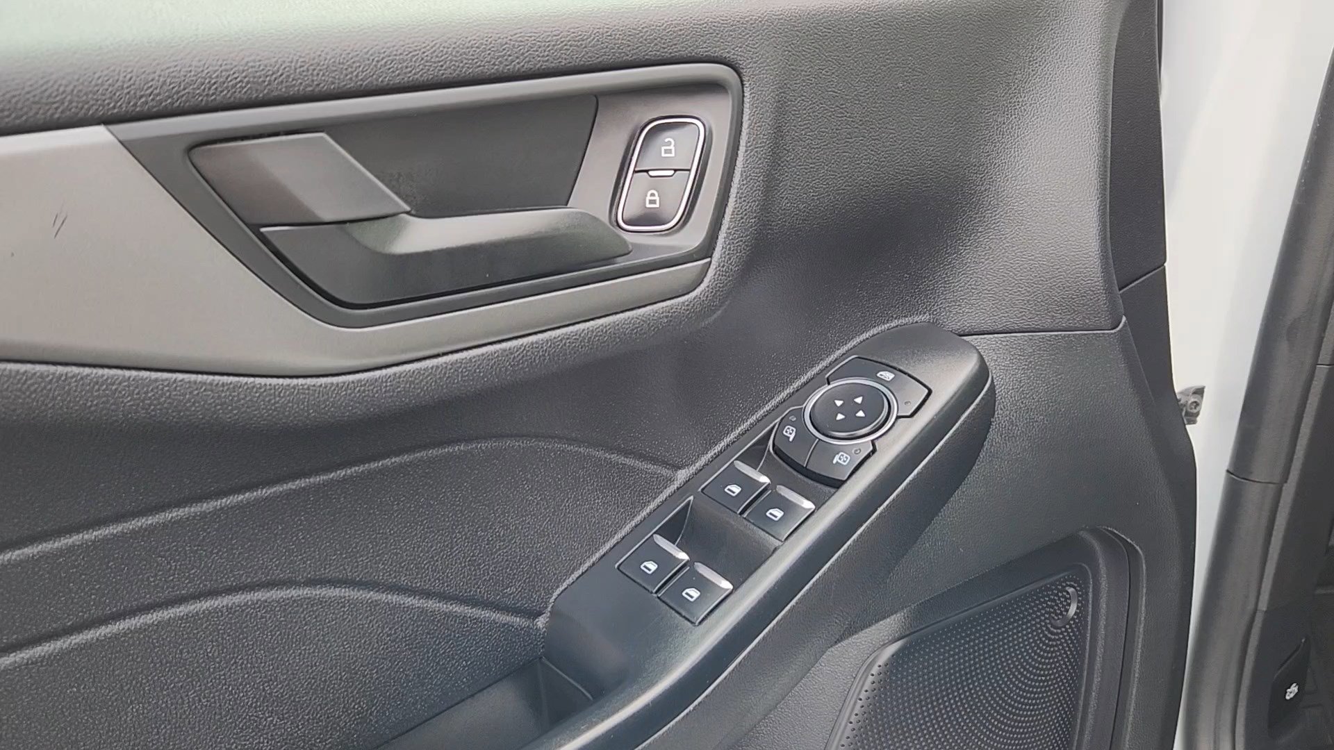 Used 2025 Ford Escape Active image 7