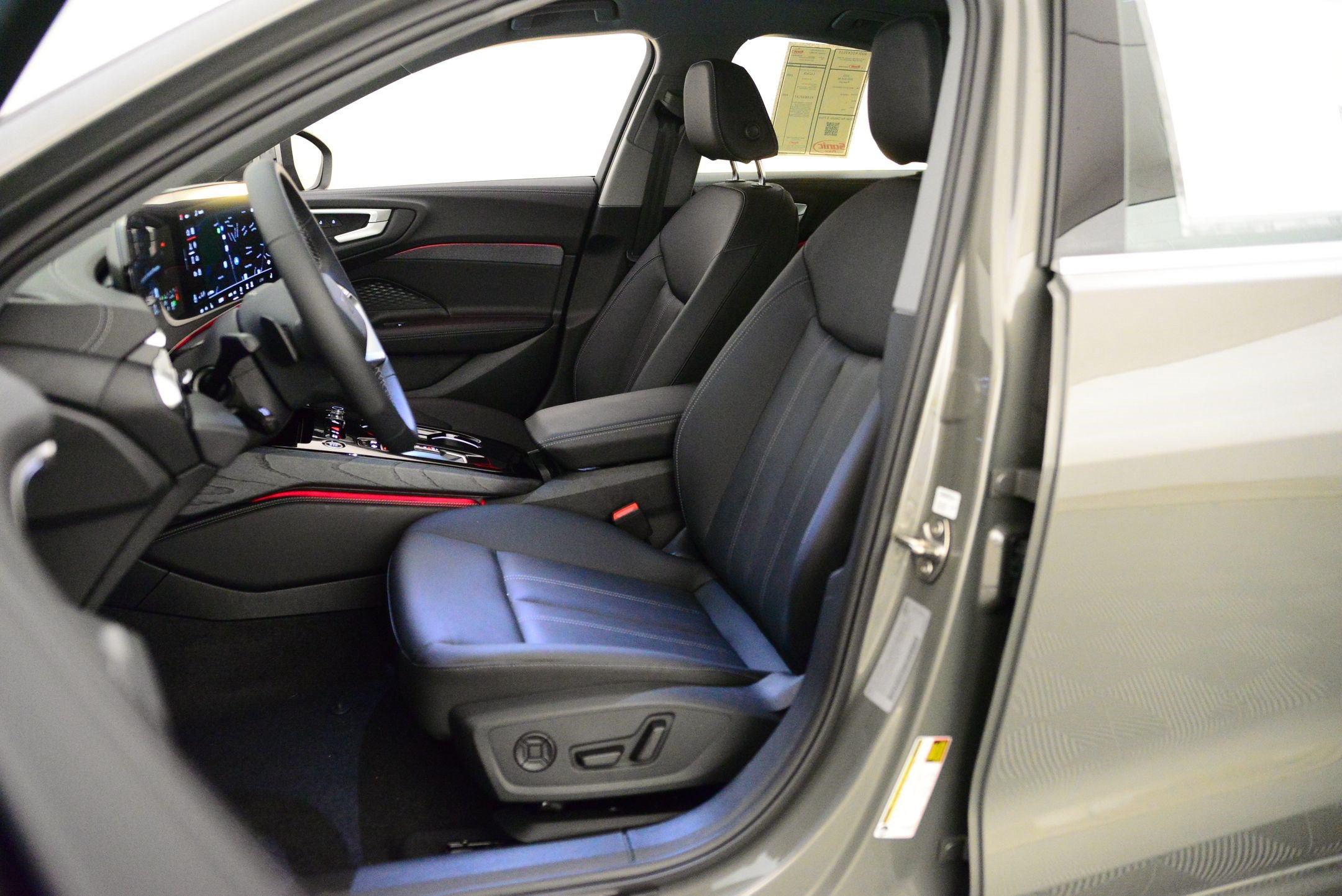 Used 2025 Audi A5 2.0T Premium w/ Convenience Package AWD/4WD image 4