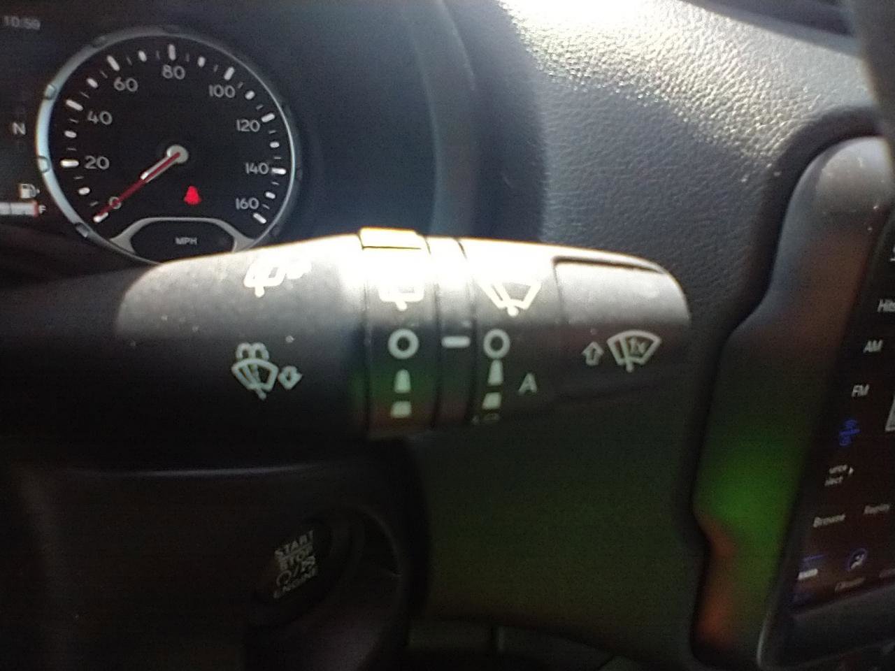 Used 2022 Jeep Renegade Limited image 31