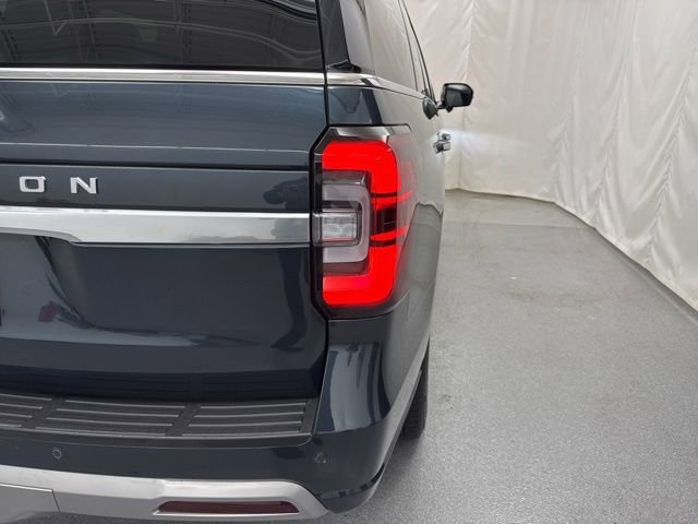 Used 2023 Ford Expedition Platinum image 7