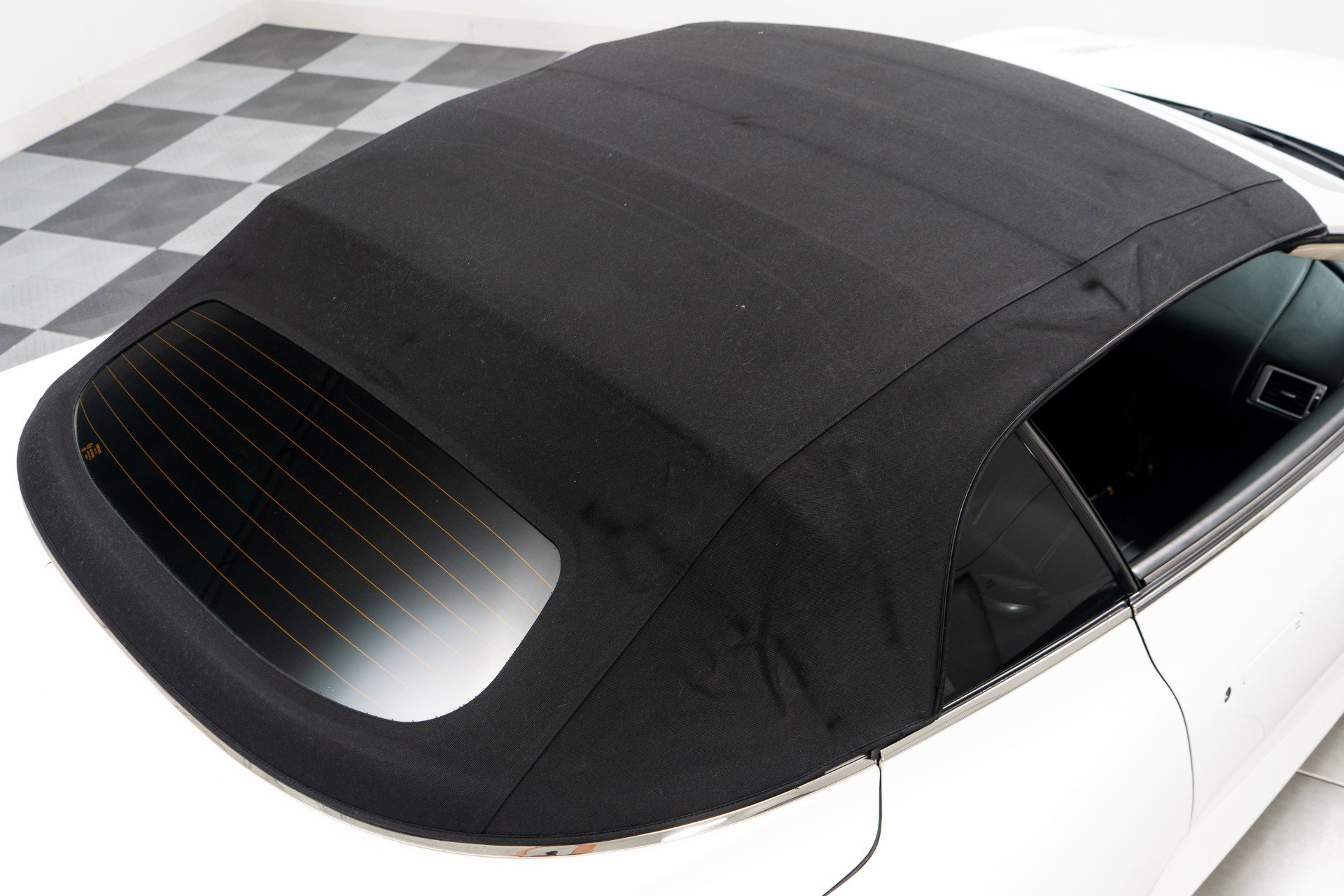 Used 2014 Aston Martin DB9 Volante image 41