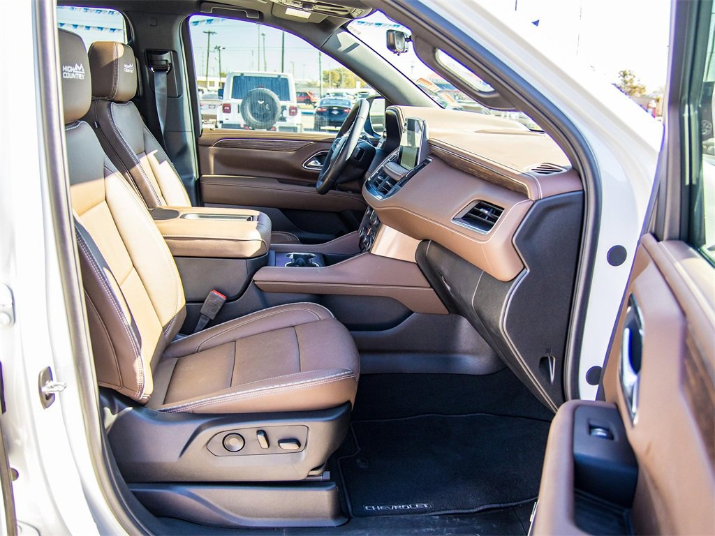 Used 2024 Chevrolet Suburban High Country image 15