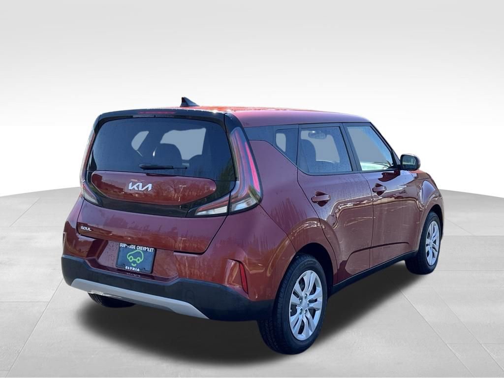 Used 2023 Kia Soul LX FWD image 2